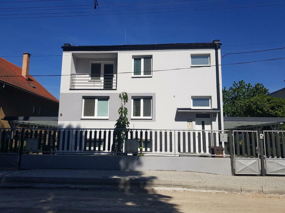Vip Apartmany Zabnik Prievidza Exterior foto